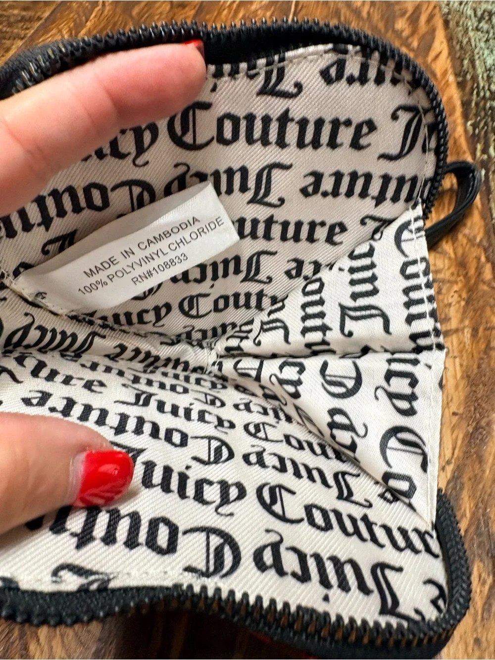 Juicy Couture Pick Ur Petal Black Pink Zippered Heart Faux Leather Wristet 5”X5”
